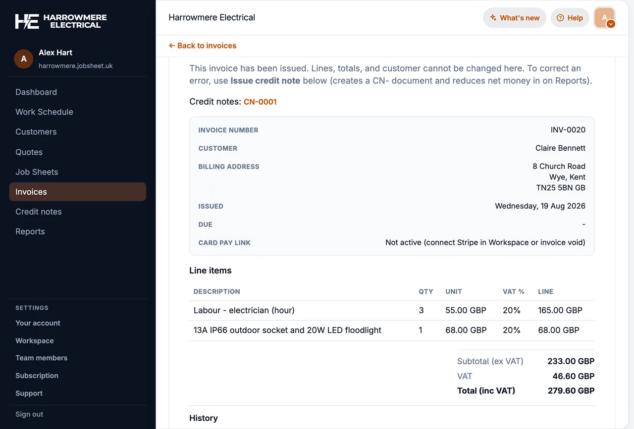 Invoice card pay link on a computer